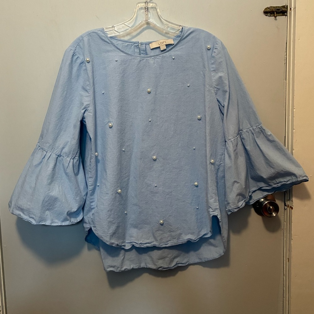 LOFT Women’s Light Blue Faux Pearl 3/4 Bell Sleeve Cotton Top | size Medium